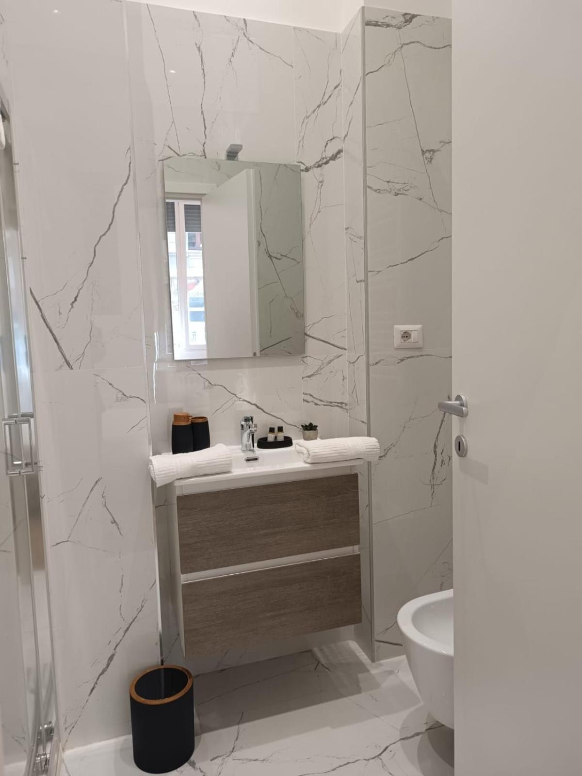Be-C0 Centrale New Double Suite Milão Exterior foto